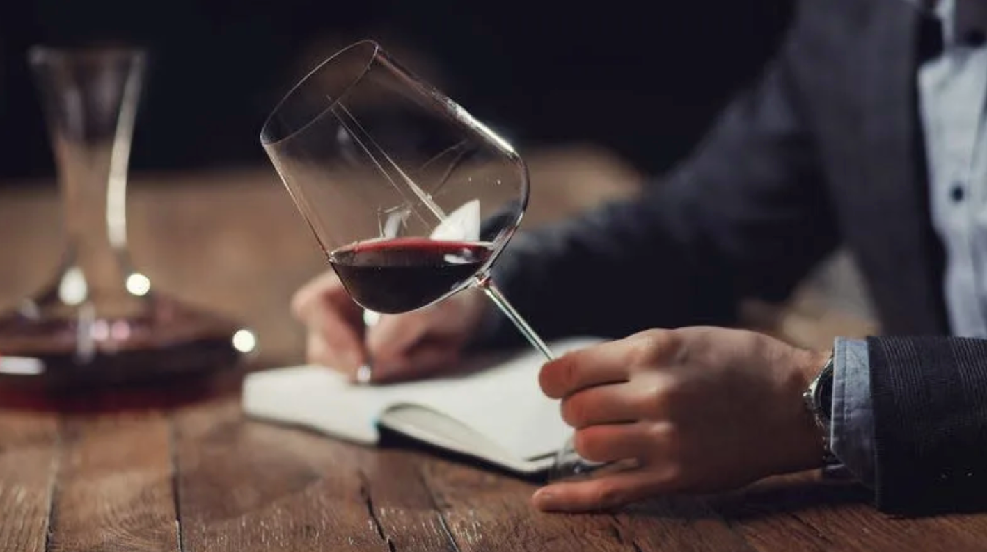 How to Taste Wine Like a Pro